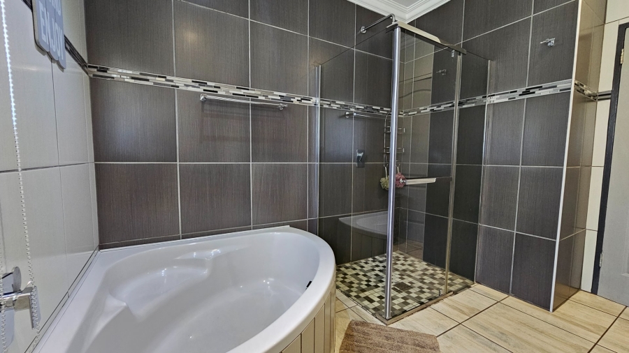 3 Bedroom Property for Sale in Vaalpark Free State